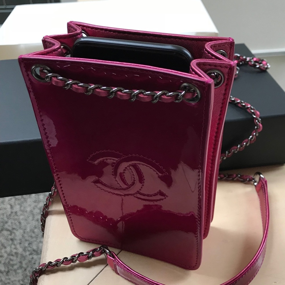 CHANEL Pink Patent Cell Phone Crossbody Bag - Picture 7 of 8